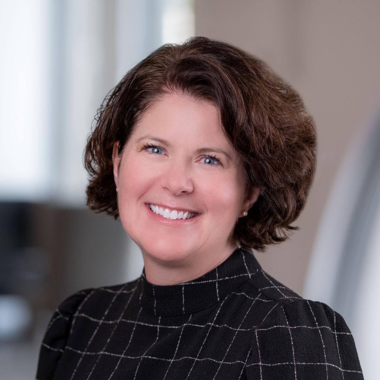 Dawn Larzelere headshot